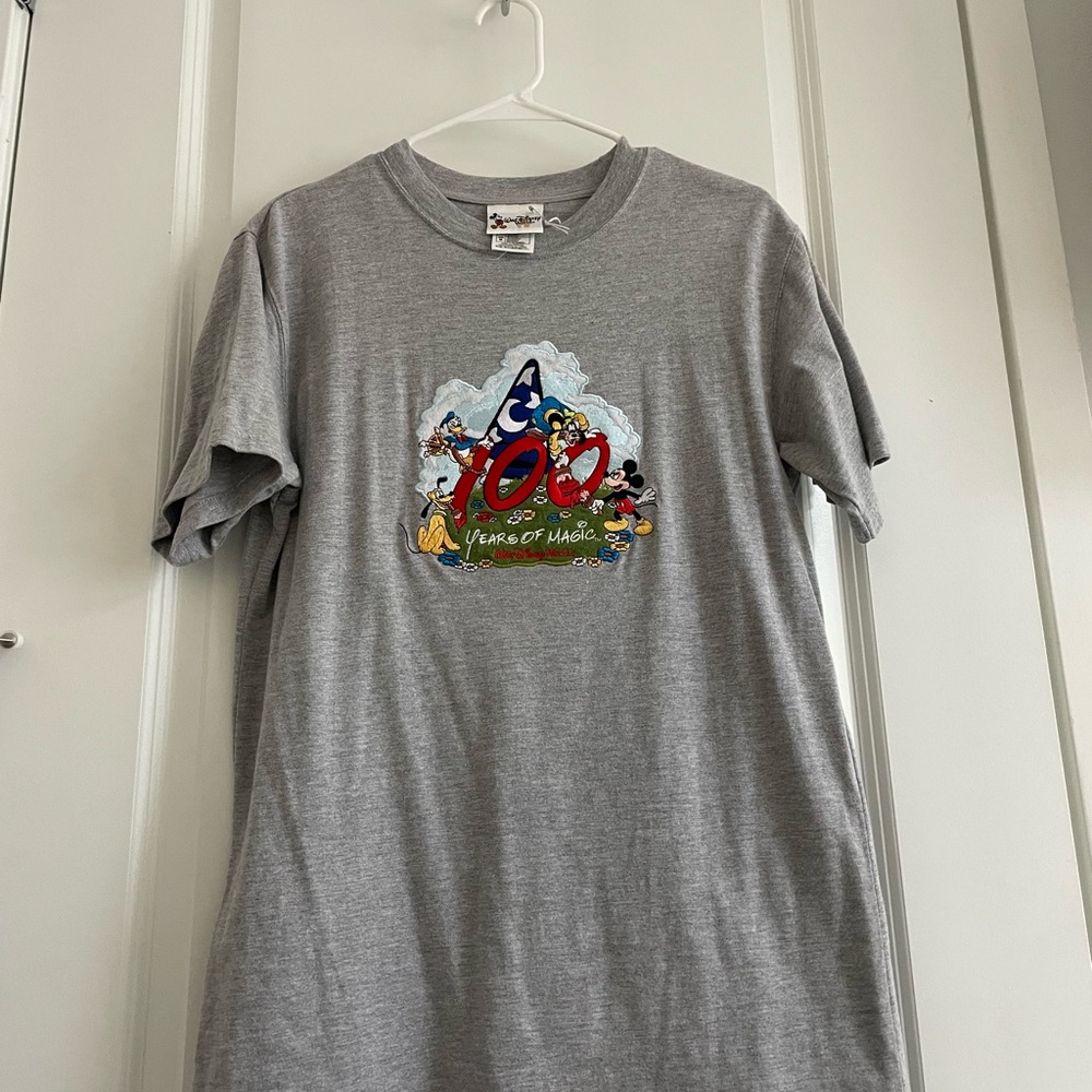 Walt Disney World vintage tshirt size medium